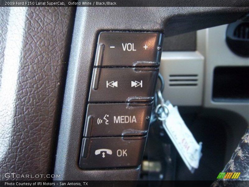 Oxford White / Black/Black 2009 Ford F150 Lariat SuperCab