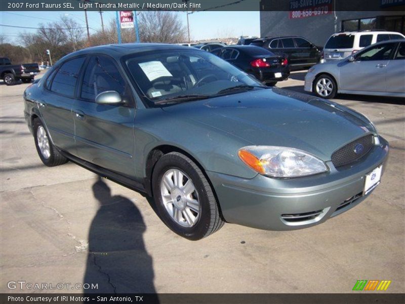 Light Tundra Metallic / Medium/Dark Flint 2007 Ford Taurus SEL
