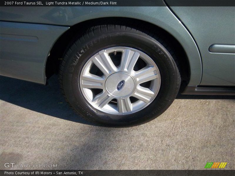 Light Tundra Metallic / Medium/Dark Flint 2007 Ford Taurus SEL