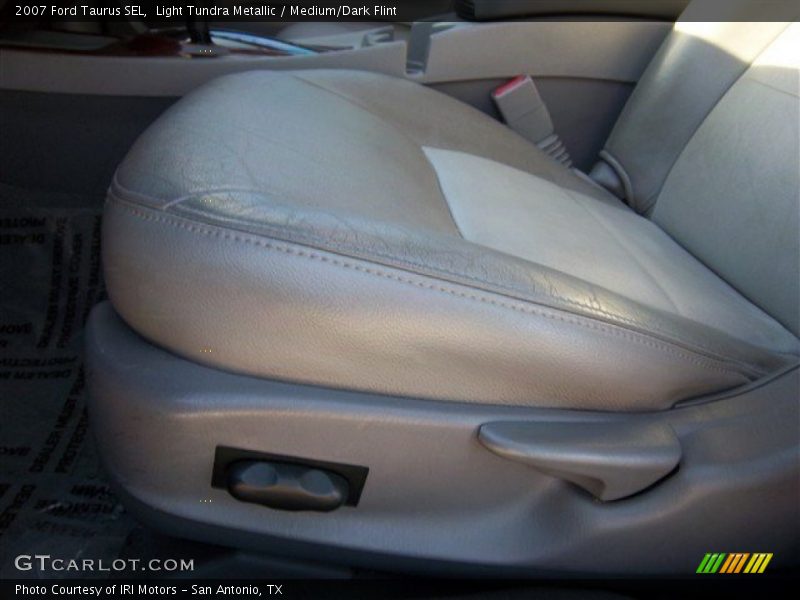 Light Tundra Metallic / Medium/Dark Flint 2007 Ford Taurus SEL
