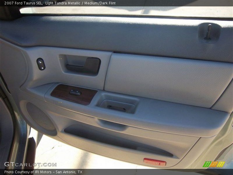 Light Tundra Metallic / Medium/Dark Flint 2007 Ford Taurus SEL