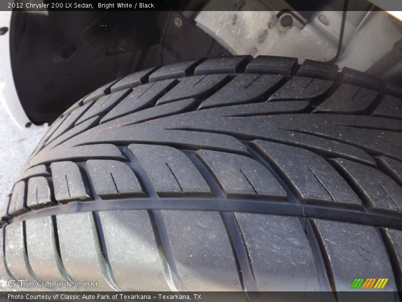 Bright White / Black 2012 Chrysler 200 LX Sedan