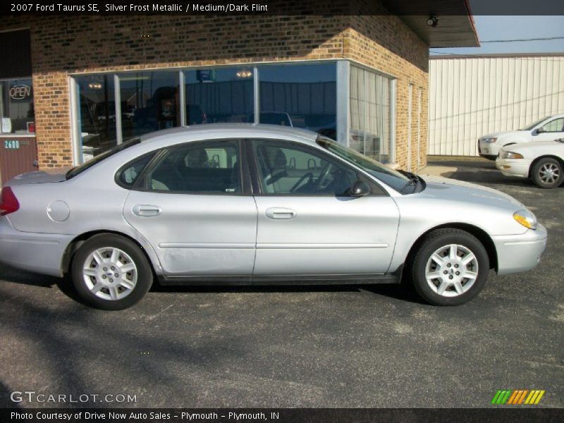 Silver Frost Metallic / Medium/Dark Flint 2007 Ford Taurus SE