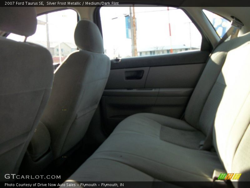 Silver Frost Metallic / Medium/Dark Flint 2007 Ford Taurus SE