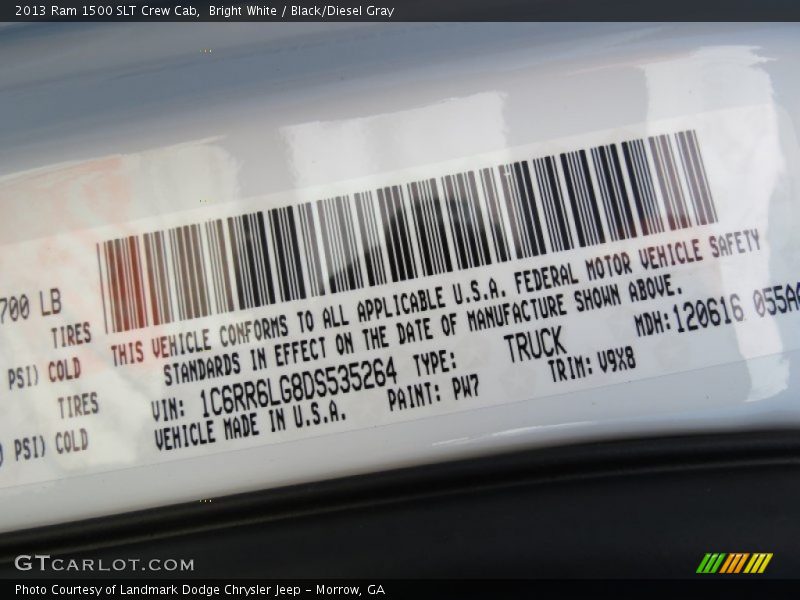 Bright White / Black/Diesel Gray 2013 Ram 1500 SLT Crew Cab