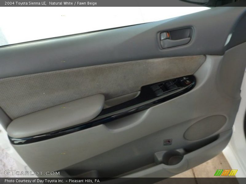 Natural White / Fawn Beige 2004 Toyota Sienna LE