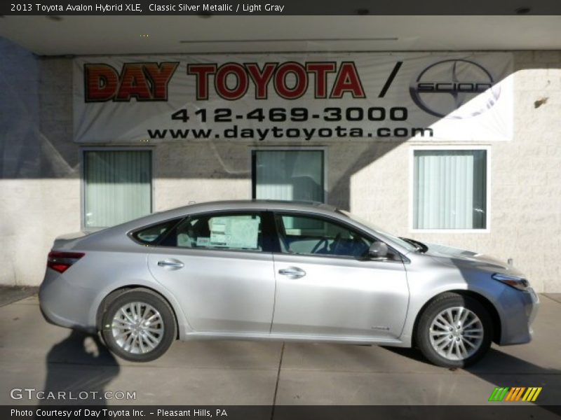 Classic Silver Metallic / Light Gray 2013 Toyota Avalon Hybrid XLE