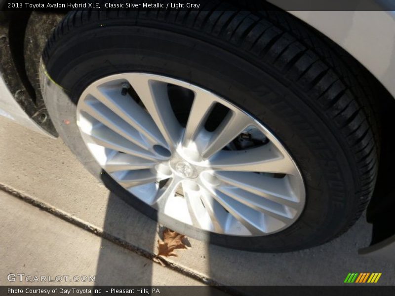 Classic Silver Metallic / Light Gray 2013 Toyota Avalon Hybrid XLE