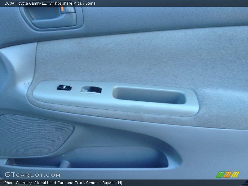 Stratosphere Mica / Stone 2004 Toyota Camry LE