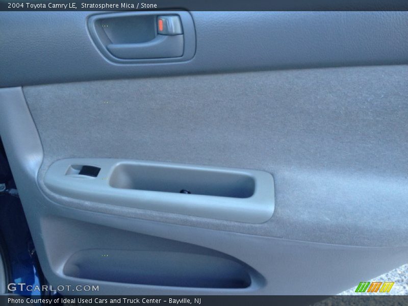 Stratosphere Mica / Stone 2004 Toyota Camry LE