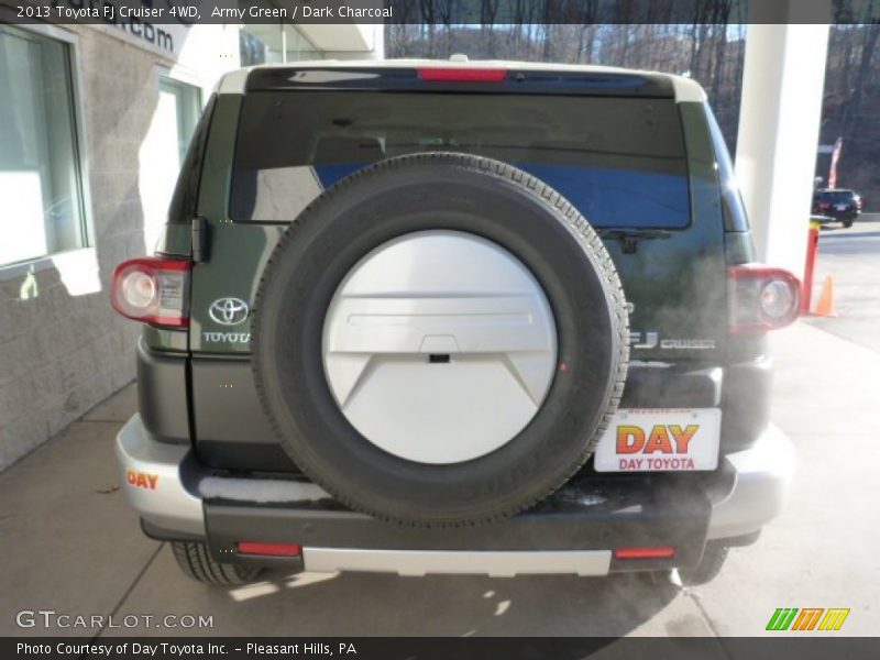 Army Green / Dark Charcoal 2013 Toyota FJ Cruiser 4WD