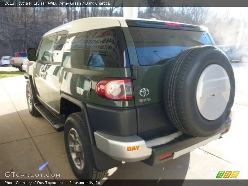 Army Green / Dark Charcoal 2013 Toyota FJ Cruiser 4WD