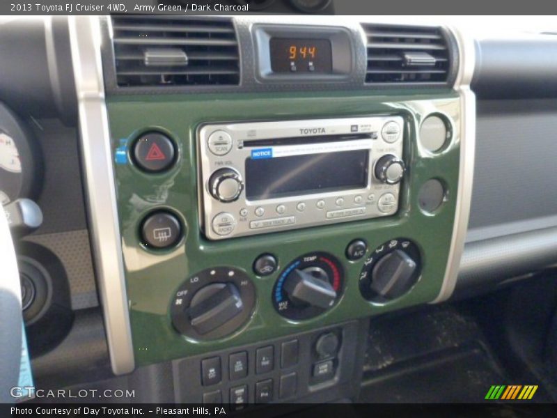 Audio System of 2013 FJ Cruiser 4WD