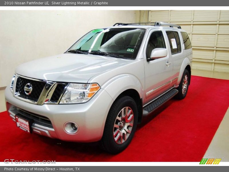 Silver Lightning Metallic / Graphite 2010 Nissan Pathfinder LE