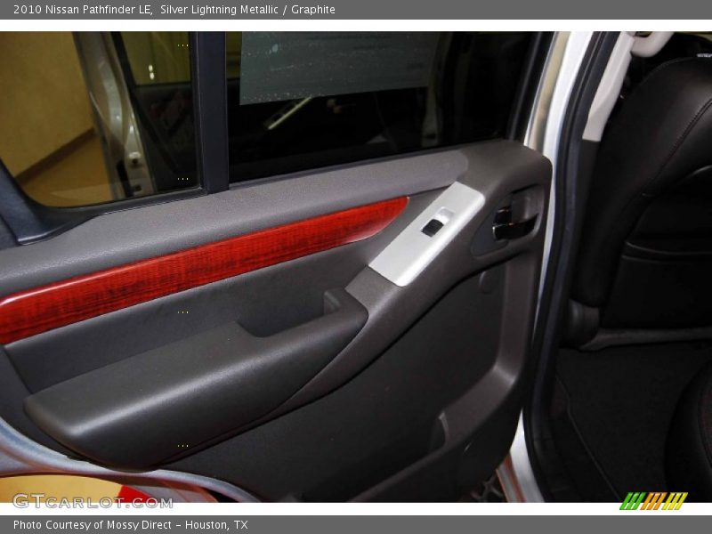 Silver Lightning Metallic / Graphite 2010 Nissan Pathfinder LE