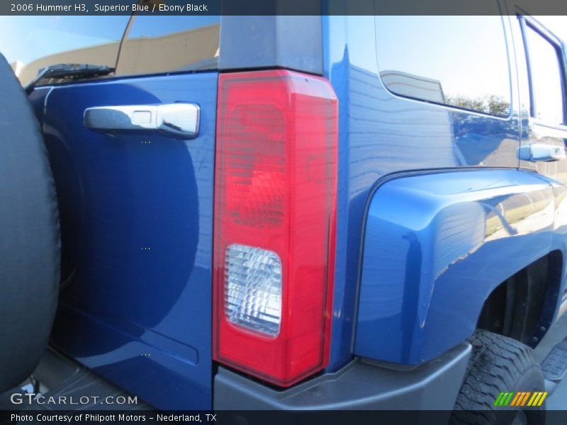 Superior Blue / Ebony Black 2006 Hummer H3