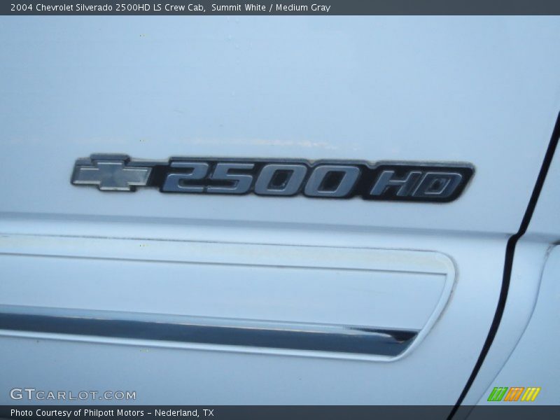 Summit White / Medium Gray 2004 Chevrolet Silverado 2500HD LS Crew Cab