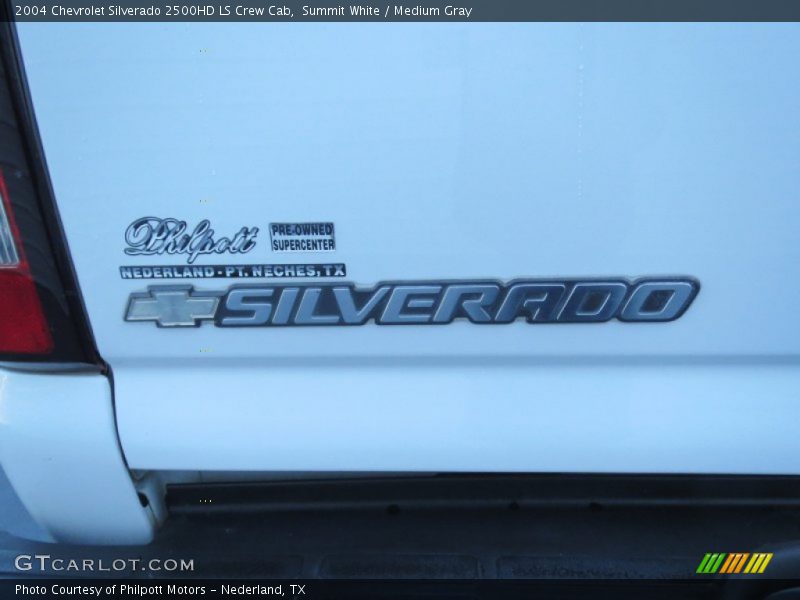 Summit White / Medium Gray 2004 Chevrolet Silverado 2500HD LS Crew Cab