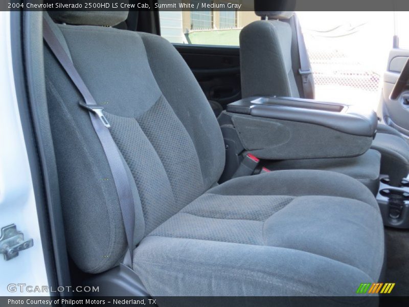 Summit White / Medium Gray 2004 Chevrolet Silverado 2500HD LS Crew Cab