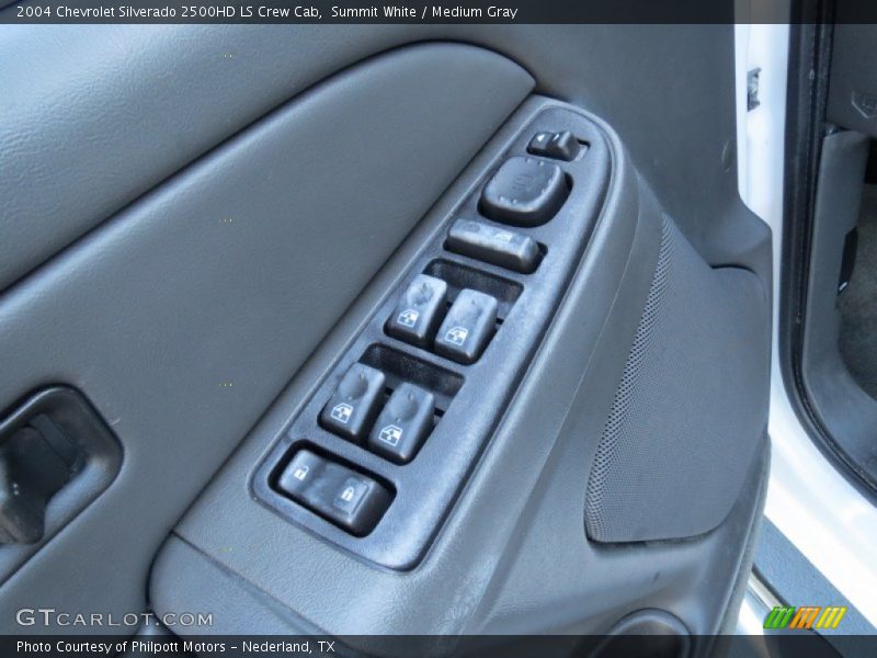Summit White / Medium Gray 2004 Chevrolet Silverado 2500HD LS Crew Cab