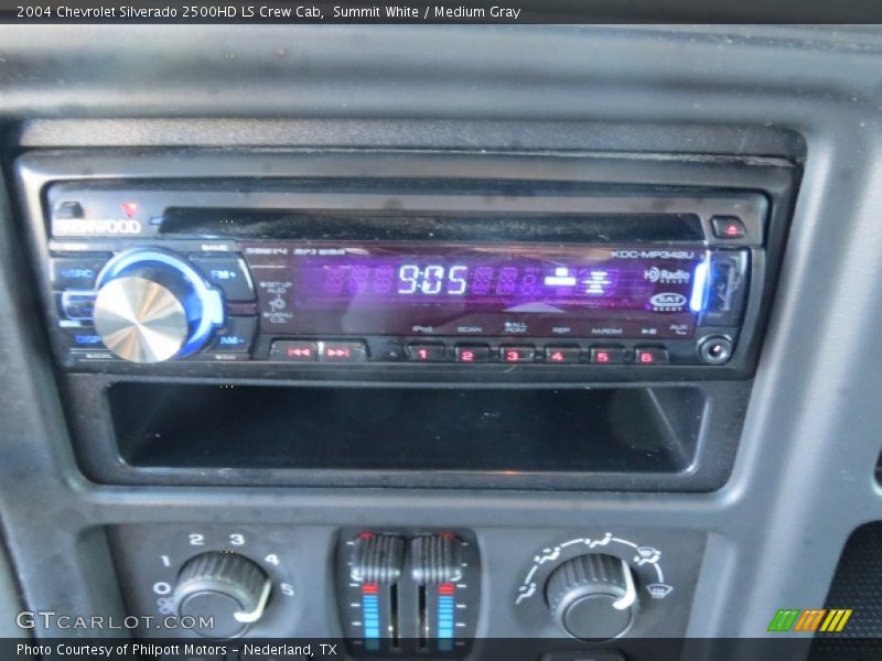 Summit White / Medium Gray 2004 Chevrolet Silverado 2500HD LS Crew Cab