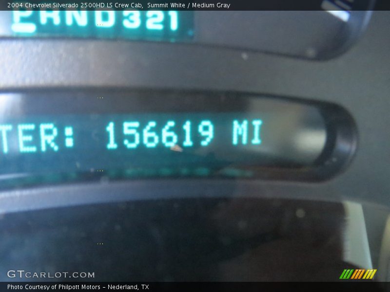 Summit White / Medium Gray 2004 Chevrolet Silverado 2500HD LS Crew Cab