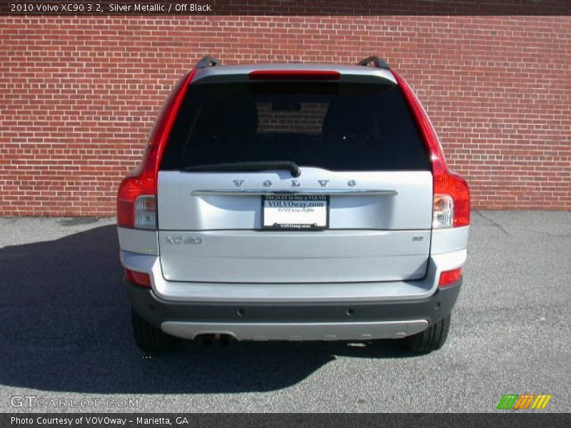 Silver Metallic / Off Black 2010 Volvo XC90 3.2