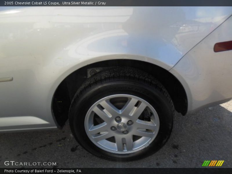Ultra Silver Metallic / Gray 2005 Chevrolet Cobalt LS Coupe
