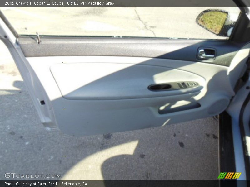 Ultra Silver Metallic / Gray 2005 Chevrolet Cobalt LS Coupe