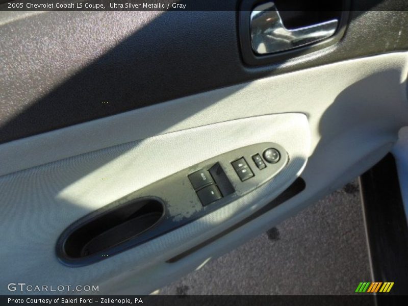 Ultra Silver Metallic / Gray 2005 Chevrolet Cobalt LS Coupe