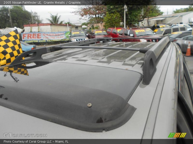 Granite Metallic / Graphite 2005 Nissan Pathfinder LE