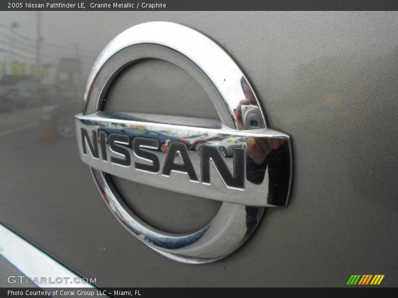 Granite Metallic / Graphite 2005 Nissan Pathfinder LE