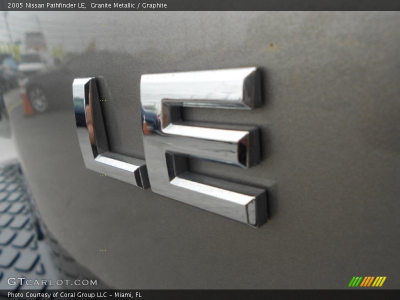 Granite Metallic / Graphite 2005 Nissan Pathfinder LE