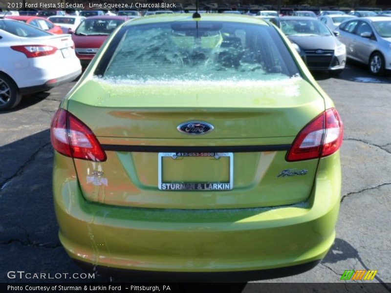 Lime Squeeze / Charcoal Black 2013 Ford Fiesta SE Sedan