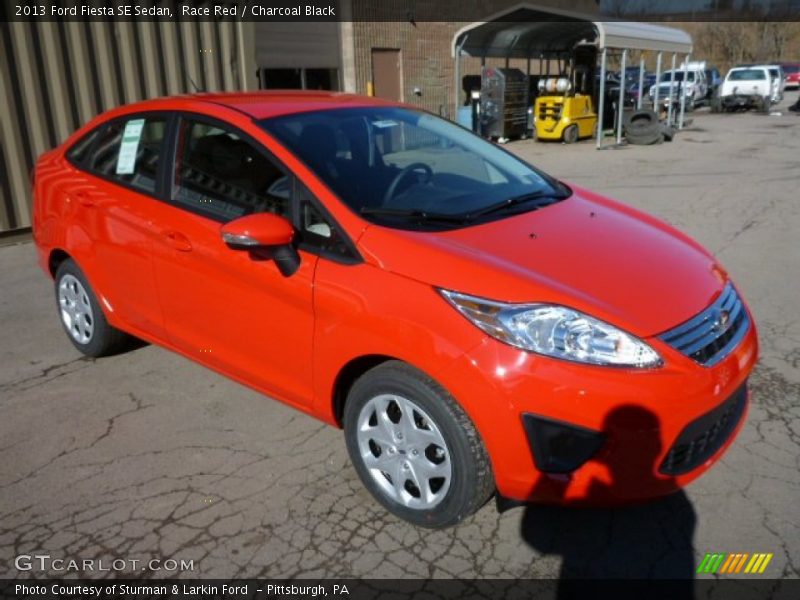 Race Red / Charcoal Black 2013 Ford Fiesta SE Sedan