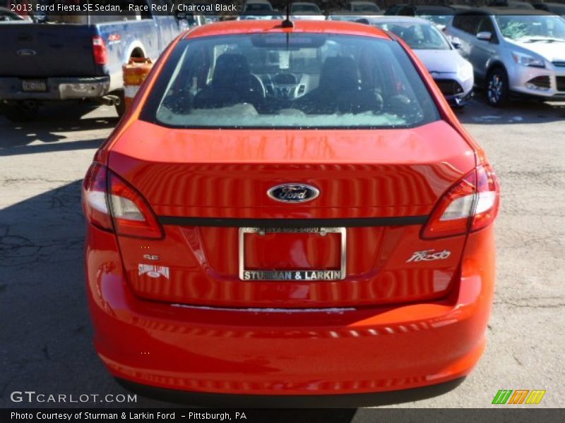 Race Red / Charcoal Black 2013 Ford Fiesta SE Sedan