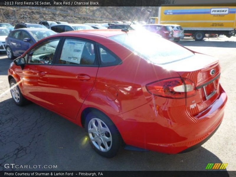 Race Red / Charcoal Black 2013 Ford Fiesta SE Sedan