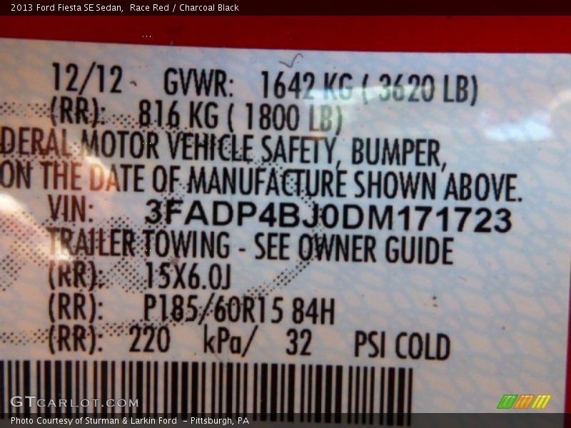 Race Red / Charcoal Black 2013 Ford Fiesta SE Sedan