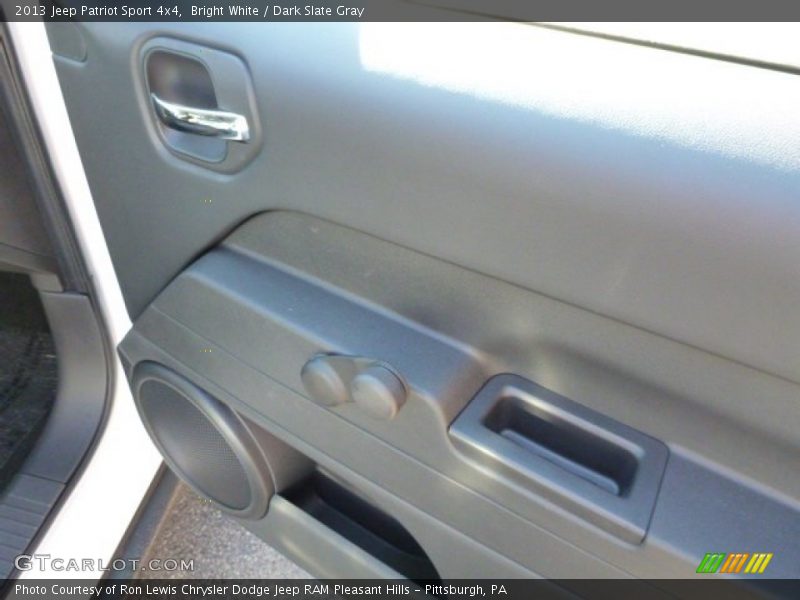 Bright White / Dark Slate Gray 2013 Jeep Patriot Sport 4x4