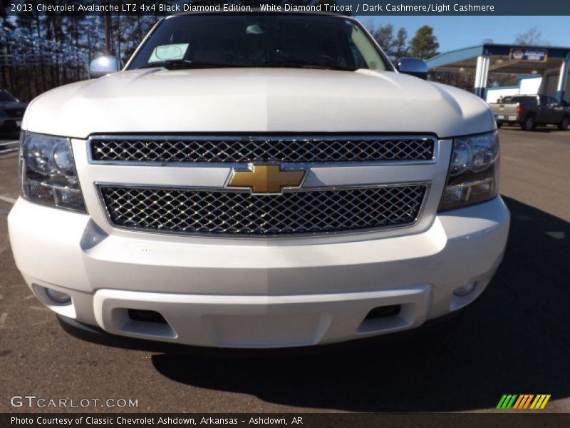 White Diamond Tricoat / Dark Cashmere/Light Cashmere 2013 Chevrolet Avalanche LTZ 4x4 Black Diamond Edition