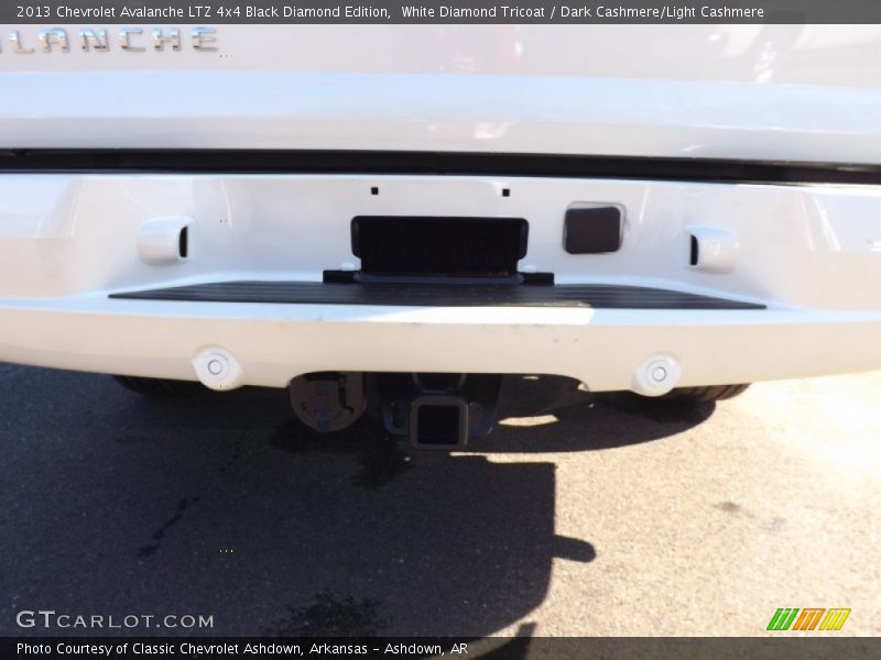 White Diamond Tricoat / Dark Cashmere/Light Cashmere 2013 Chevrolet Avalanche LTZ 4x4 Black Diamond Edition