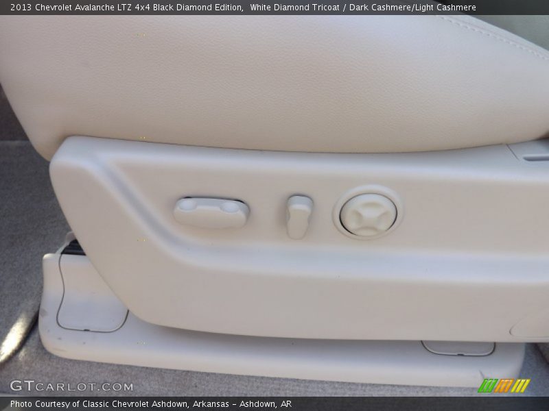White Diamond Tricoat / Dark Cashmere/Light Cashmere 2013 Chevrolet Avalanche LTZ 4x4 Black Diamond Edition