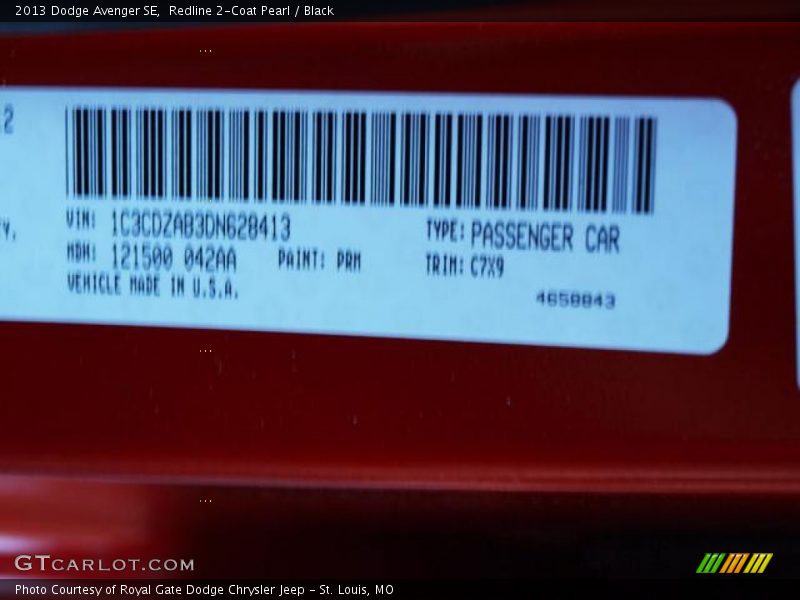 Redline 2-Coat Pearl / Black 2013 Dodge Avenger SE