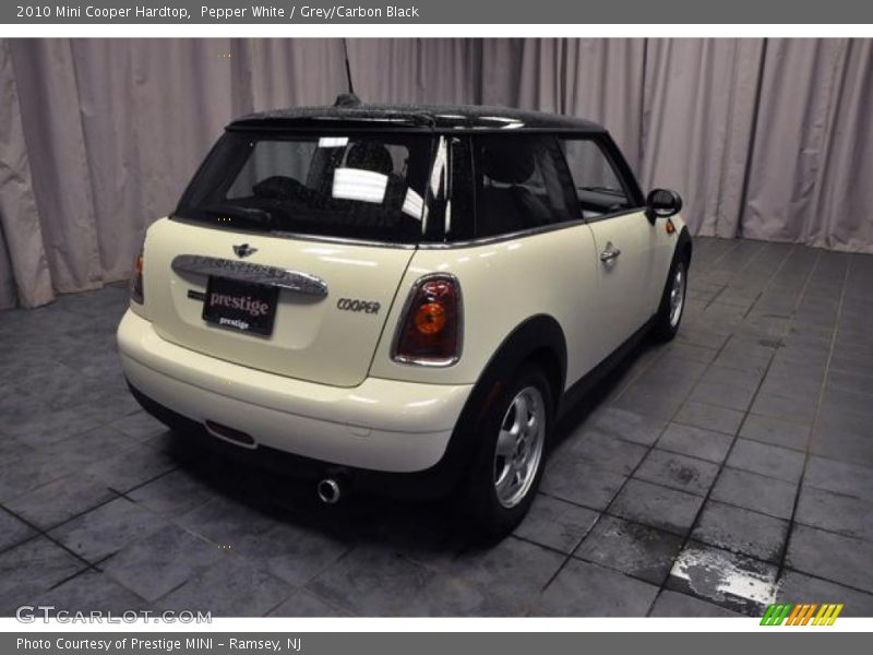 Pepper White / Grey/Carbon Black 2010 Mini Cooper Hardtop