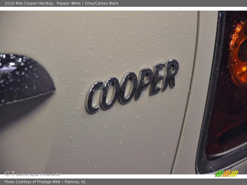 Pepper White / Grey/Carbon Black 2010 Mini Cooper Hardtop