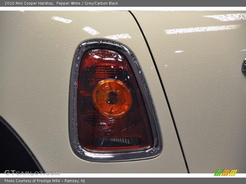 Pepper White / Grey/Carbon Black 2010 Mini Cooper Hardtop