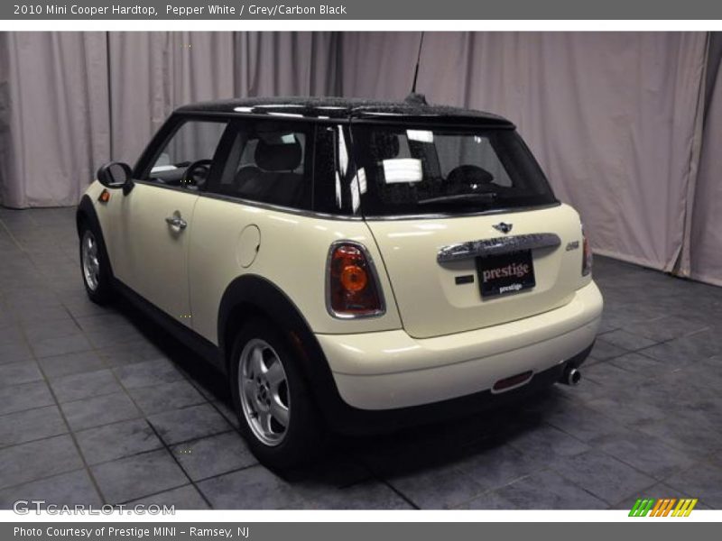 Pepper White / Grey/Carbon Black 2010 Mini Cooper Hardtop