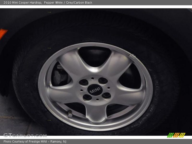 Pepper White / Grey/Carbon Black 2010 Mini Cooper Hardtop