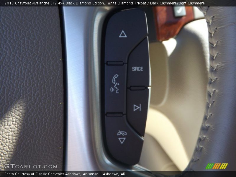 White Diamond Tricoat / Dark Cashmere/Light Cashmere 2013 Chevrolet Avalanche LTZ 4x4 Black Diamond Edition