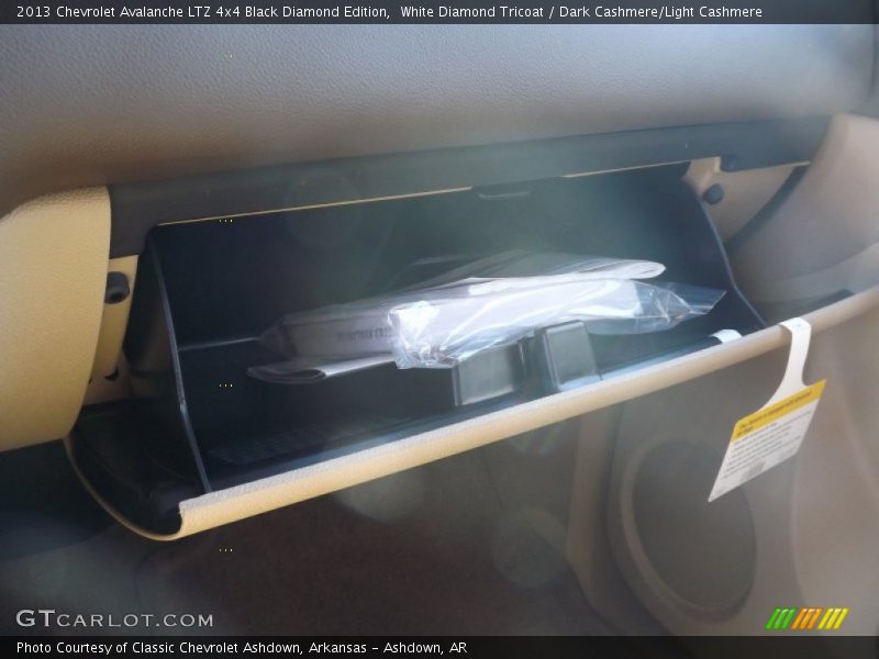 White Diamond Tricoat / Dark Cashmere/Light Cashmere 2013 Chevrolet Avalanche LTZ 4x4 Black Diamond Edition
